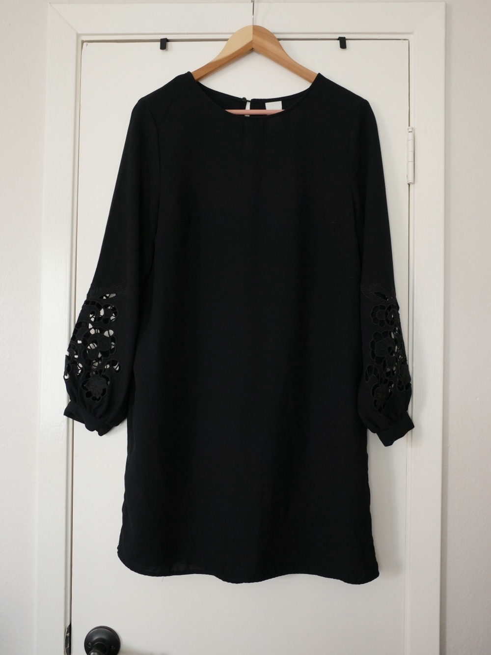 H&M Black Lace-Sleeve Shift Dress